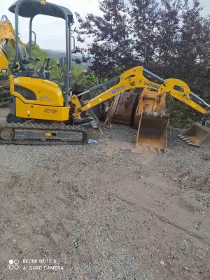 excavadora de cadena pequeña