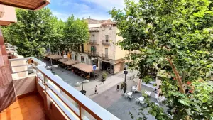 Piso amplio en la rambla principal de Vilanova i la