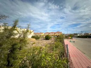Parcela comercial en Orihuela Costa