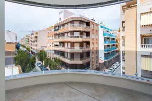 APARTAMENTO DE 2 HABITACIONES A 200 METROS DEL MAR, CON PICINA COMUNITARIA - ZONA TORREVIEJA -