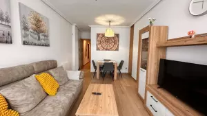 Apartamento en Centro de Torrevieja Reformado de 2 habitaciones  con licencia turistica