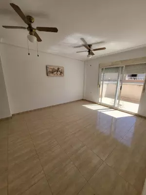 ATICO EN CENTRO DE TORREVIEJA DE 3 HABITACIONES 2 BAÑOS