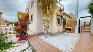 ADOSADO REFORMADO EN VILLAMARTIN (BLUE LAGOON) ORIHUELA COSTA DE  3 DORM. 2 BAÑOS.