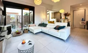 VILLA CON PISCINA  EN LOMAS DE CABO ROIG ( ORIHUELA COSTA)