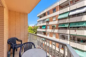 APARTAMENTO DE 4 HABITACIONES 1 BAÑO ZONA ACEQUION EN TORREVIEJA (ALICANTE)