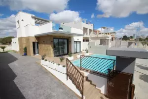OBRA NUEVA EN ORUHUELA COSTA. 3 DORM. 2 BAÑOS. PISCINA PRIVADA. PLAYA A 350 METROS.