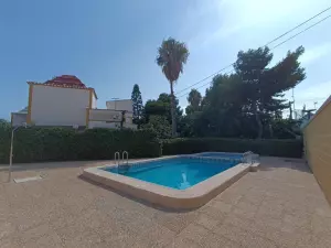 Espectacular Chalet Adosado en Torrevieja - Zona Doña Inés
