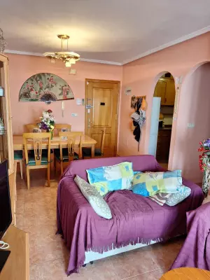 Bonito y Acogedor Apartamento de 2 Habitaciones en Torrevieja