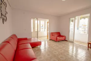 APARTAMENTO DE 3 HABITACIONES 2 BAÑOS A 200 METROS DE LA PLAYA EN TORREVIEJA ( ACEQUION) ALICANTE