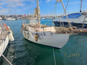 Velero Westsail 32