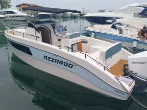 Azzardo 24 embarcación doble camarote nueva.