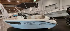 Teorema 20 Sundeck  embarcación nueva.