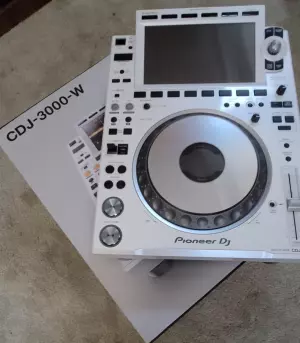Pioneer CDJ-3000, Pioneer CDJ-2000NXS2, Pioneer DJM-900NXS2