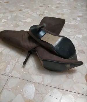 Se vende Botas Altas, color chocolate, numero 35