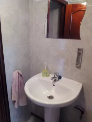 Alquilo local, 49m2, buena situación, totalmente instalado,