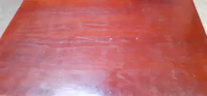 Mesa Comedor Pequeña de Madera de Abeto. Usada.