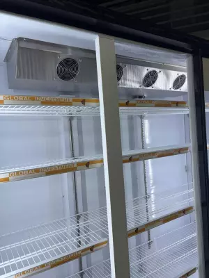 NEVERA DE BEBIDAS 3 PUERTAS