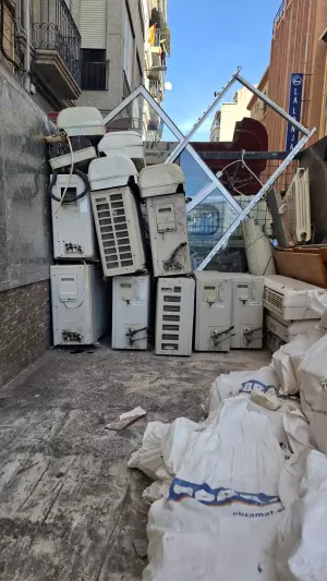 Se recoge todo tipo de chatarra y se hacen limpiezas
