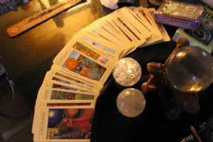 Tarot con Videncia Honesta y Precisa | Consulta con Nombre y Fecha de Nacimiento