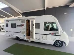 autocaravana integral Pilot G735