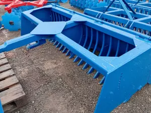 TRAÍLLA PARA PIEDRAS CON CULONA DE 2.33 M.