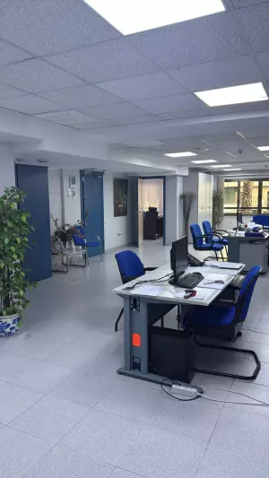 Entreplanta Comercial Diáfana en Luceros, Alicante
