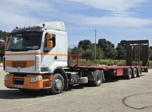 RENAULT PREMIUM 460 DXI y PLATAFORMA DE 13.70 M.