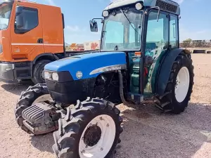 Tractor frutero NEW HOLLAND TN85 FA con cabina.  – Año 2.004