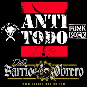 Ropa Punk: Botas, pantalones escoceses, cinturones pinchos..
