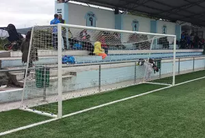JUEGO PORTERIAS FUTBOL 11 METALICAS TRASLADABLES TUBO 100 MM REGLAMENTARIAS PORTES GRATIS SE VENDEN POR UNIDADES