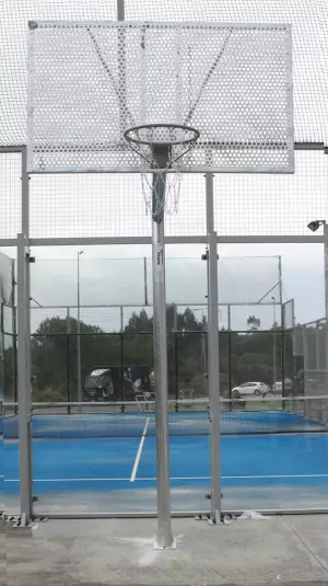 JUEGO CANASTAS ANTIVANDALICAS BALONCESTO NEW TUBO 114 MM GALVANIZADAS -INCLUYE AROS, REDES Y TABLEROS-