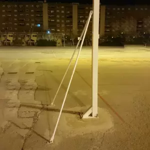 JUEGO 2 TIRANTES CANASTAS PARA ATORNILLAR AL SUELO