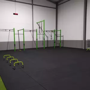 Suelo de caucho de gimnasio en loseta (100x100cm) NEGRO 10/15/20/25/40MM