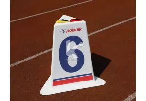 INDICADOR CALLE TRIANGULAR POLANIK (PK24) ATLETISMO CARRERAS
