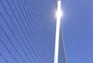 Postes y redes protección campos de fútbol