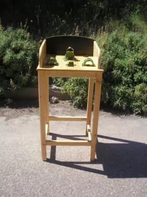 RANA MADRILEÑA EN MADERA