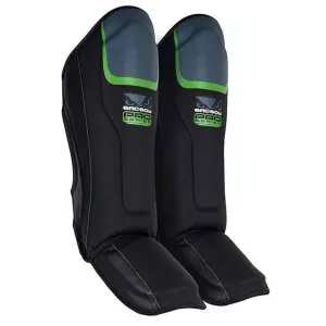 Bad Boy Pro Series 3.0 Thai Shin Guards Negro-Verde espinillera cuero natural