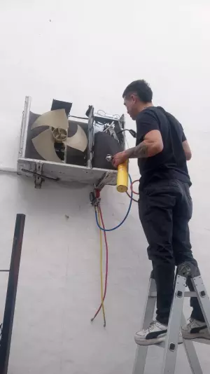 Instalación y reparación de Aires Acondicionados