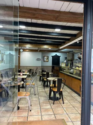 CAFETERIA-PANADERIA ZONA GRACIA TRASPASO