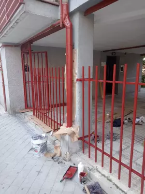 Manitas, pintor, empapelador