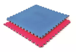 TATAMI DE KARATE-TAEKWONDO 100 X 100 X 2 CM TRIANGULAR/CUADRADA