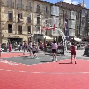 Juego canastas street basket 3x3 plegables por sistema de muelles.