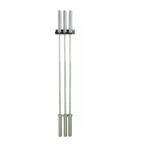Soporte vertical de pared para tres barras olímpicas