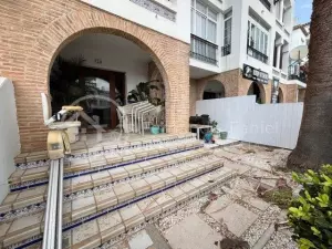 Magnífico bungalow en planta baja con jardín en Villamartín