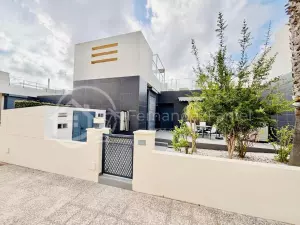 Adosado estilo Murano con jardín privado y solárium