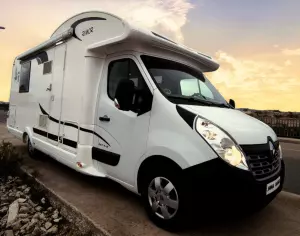 Autocaravana Rimor Katamarano • Cama Isla + Basculante