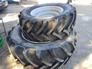 RUEDAS Y NEUMÁTICOS NUEVOS PARA TRACTOR VALTRA.