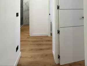 instalacion de suelos de maderas laminados vinilos spc