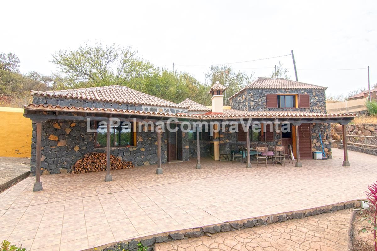 ID-431  Casa de campo totalmente amueblada al más puro estil