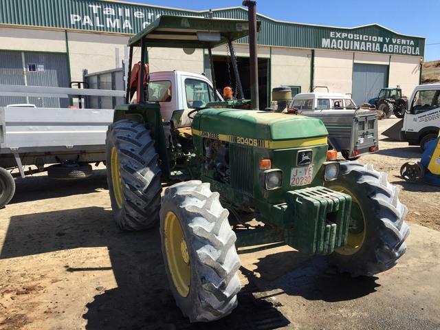 JOHN DEERE 2040S